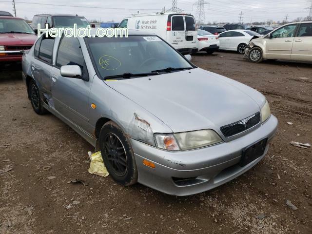 null silver  gas JNKCP11A3YT308178 photo #1
