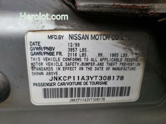 null silver  gas JNKCP11A3YT308178 photo #3