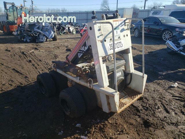 JCB SKIDSTEER 2007 white    35501272 070870027 070870027 photo #4