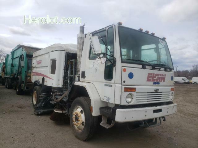 STERLING TRUCK SC 8000 2005 white tilt cab diesel  39634112 49HAADBVX5DV11036 49HAADBVX5DV11036 photo #1