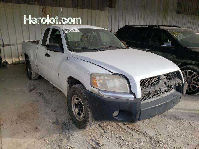 null white 4dr ext gas 1Z7HC22K58S609206 photo #1