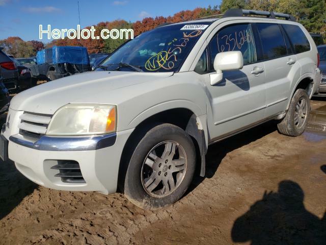 null white 4dr spor gas 4A4MN31S94E001105 photo #4