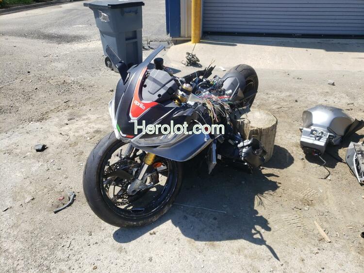 APRILIA RSV4 1100 2021 two tone  gas  54654532 ZD4KYUA08MS000026 ZD4KYUA08MS000026 photo #3