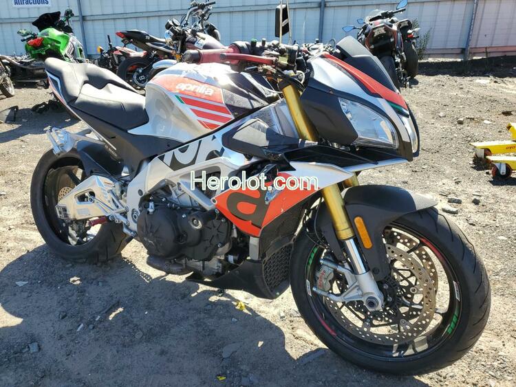 APRILIA TUONO 2018 two tone    60214962 ZD4KGU000JS000425 ZD4KGU000JS000425 photo #1