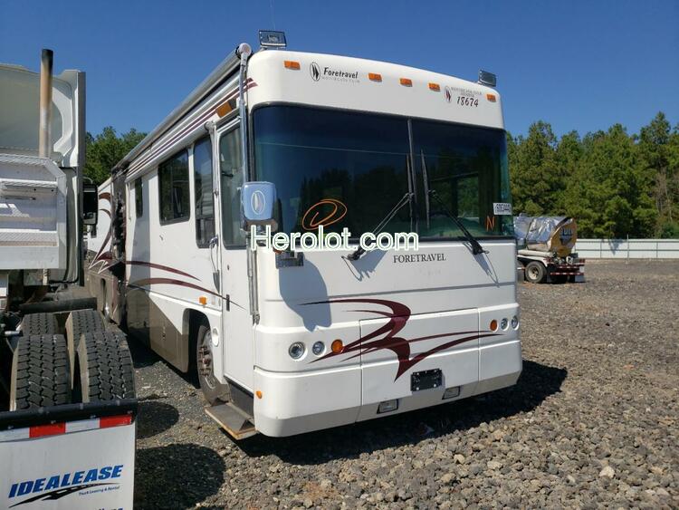 WILDWOOD MOTOR HOME 2001 white    60634442 1F98D540X1N054220 1F98D540X1N054220 photo #1