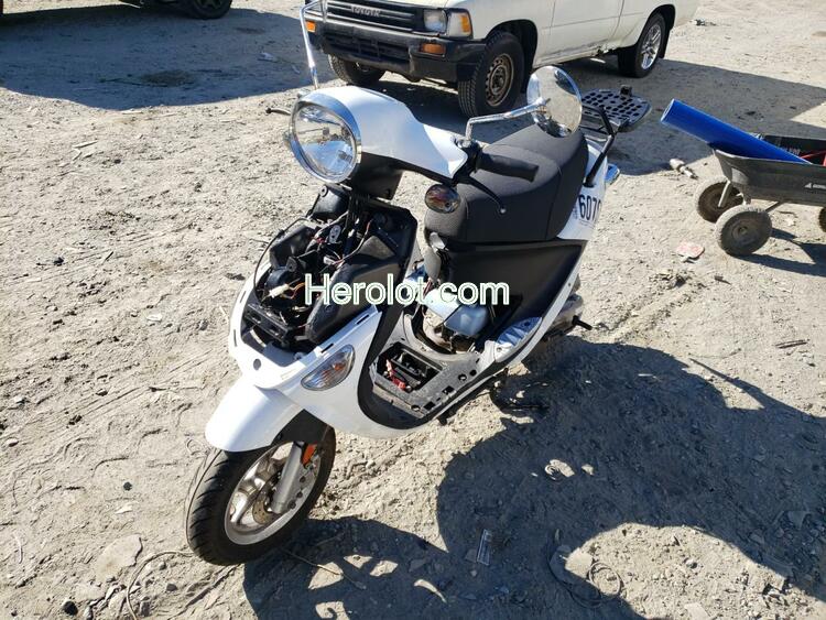 GENUINE SCOOTER CO. SCOOTER 2022 white  x  60767902 RFVPAP5A5N1130627 RFVPAP5A5N1130627 photo #3