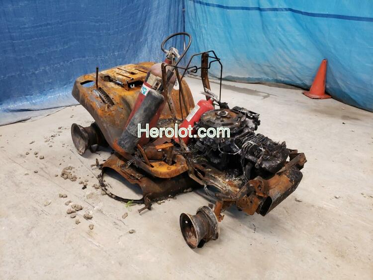 CUB LAWN MOWER 2010 burn    62571962 62571962 62571962 photo #1