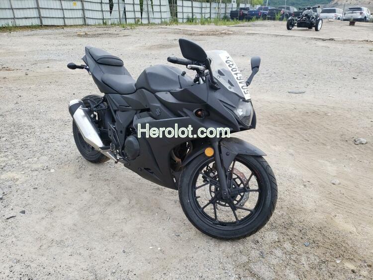 SUZUKI GSX250R 2018 black  gas  50461932 LC6DN11A1J1102253 LC6DN11A1J1102253 photo #1