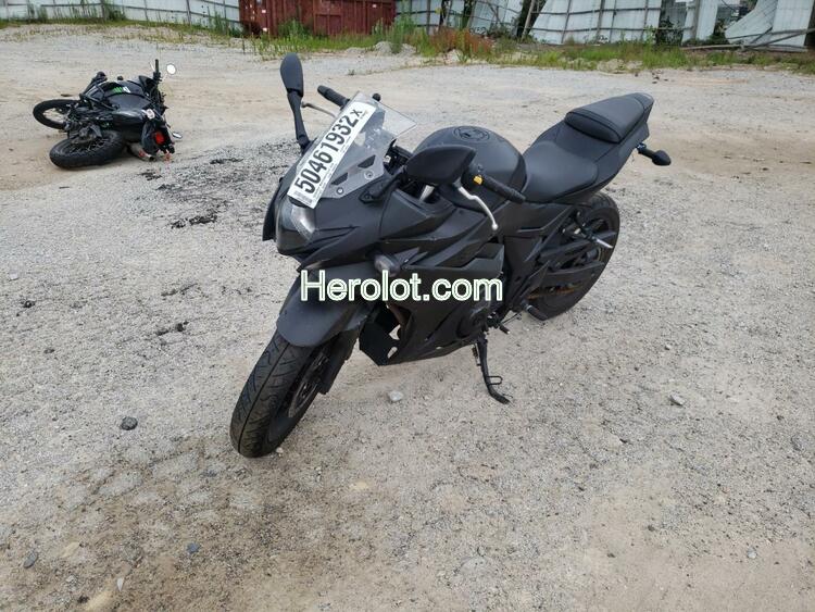 SUZUKI GSX250R 2018 black  gas  50461932 LC6DN11A1J1102253 LC6DN11A1J1102253 photo #3