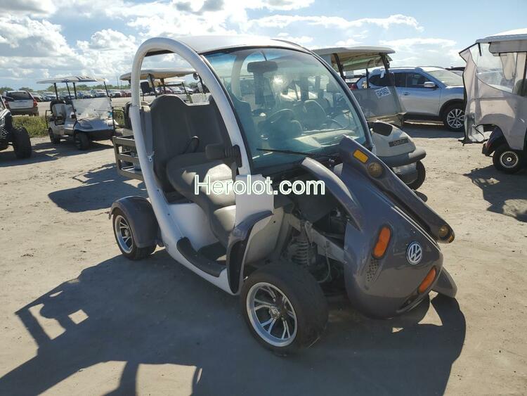 GEM GOLF CART 2002 white  electric  63727402 5ASAG27482F026314 5ASAG27482F026314 photo #1