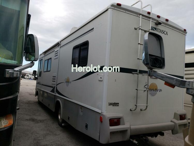 WINNEBAGO ITASCA 2003 beige motorize gas  63957582 5B4KP57G523355385 5B4KP57G523355385 photo #4