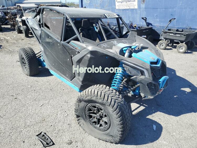 CAN-AM MAVERICK X 2018 black  gas  64832292 3JBVVAW47JK001392 3JBVVAW47JK001392 photo #1