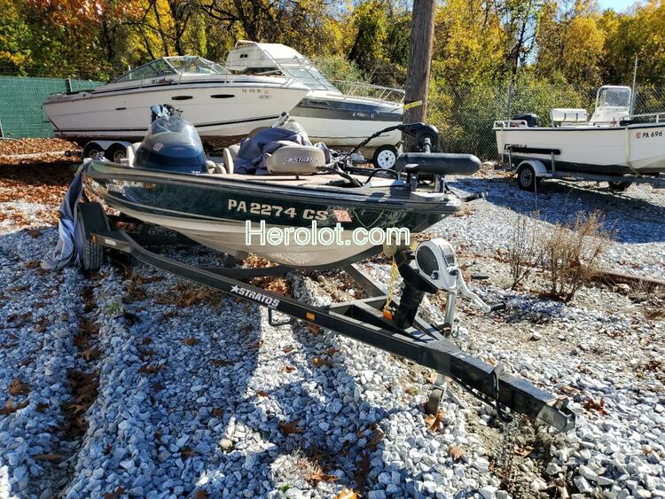 STRA BOAT W/TRL 2004 two tone    64557812 GSN85533B404 GSN85533B404 photo #1