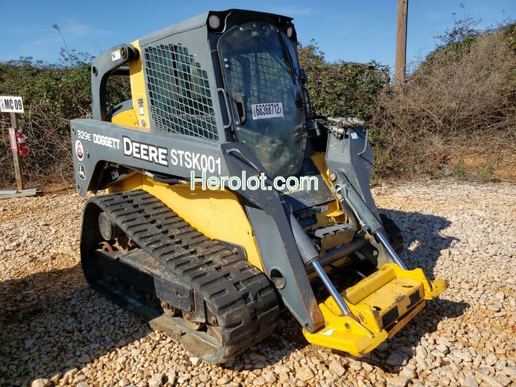 JOHN DEERE SKIDSTEER 2015 yellow    68368712 1T0329EKAFE280475 1T0329EKAFE280475 photo #1