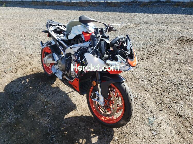 APRILIA TUONO 660 2021 red  gas  57226462 ZD4KSUE06MS000568 ZD4KSUE06MS000568 photo #1