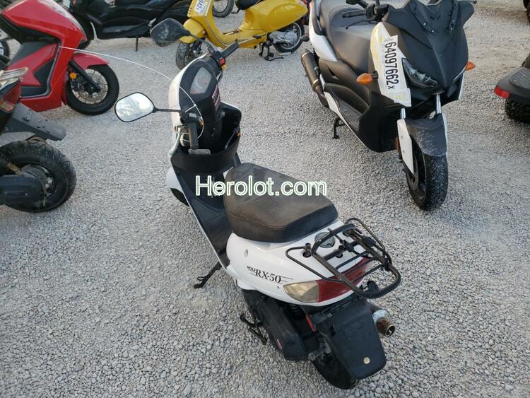 ZHNG MOPED 2018 white    64387422 L5YACBPZ5J1129982 L5YACBPZ5J1129982 photo #4