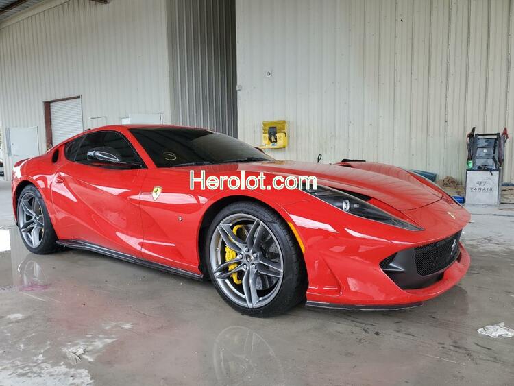 FERRARI 812 SUPERF 2019 red  gas  63556532 ZFF83CLA3K0247114 ZFF83CLA3K0247114 photo #1