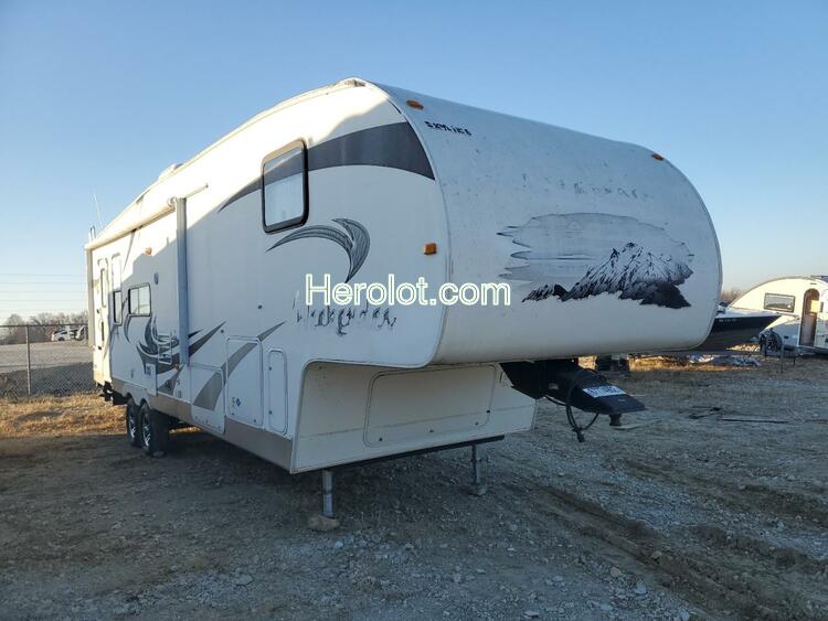 SKYLINE TRAILER 2012 white    67774902 1SE300P20CC000648 1SE300P20CC000648 photo #1