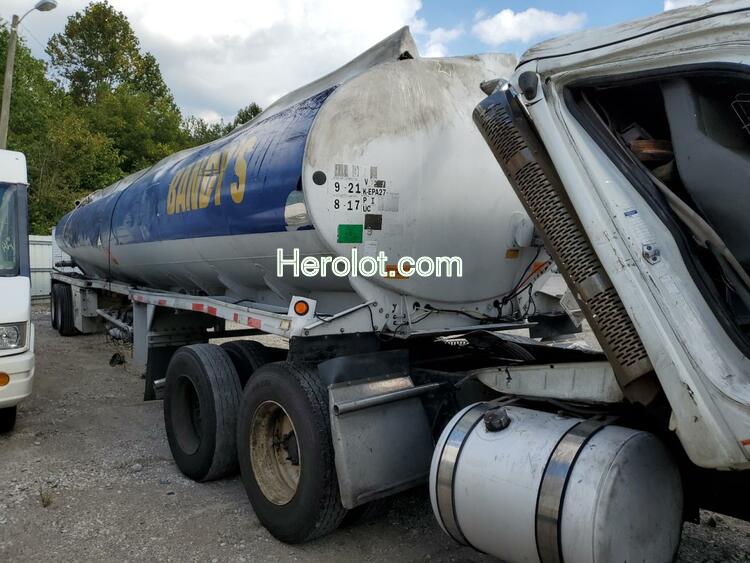 HEIL TANKER 1997 white    59918262 5HTAM4425V7H61096 5HTAM4425V7H61096 photo #1