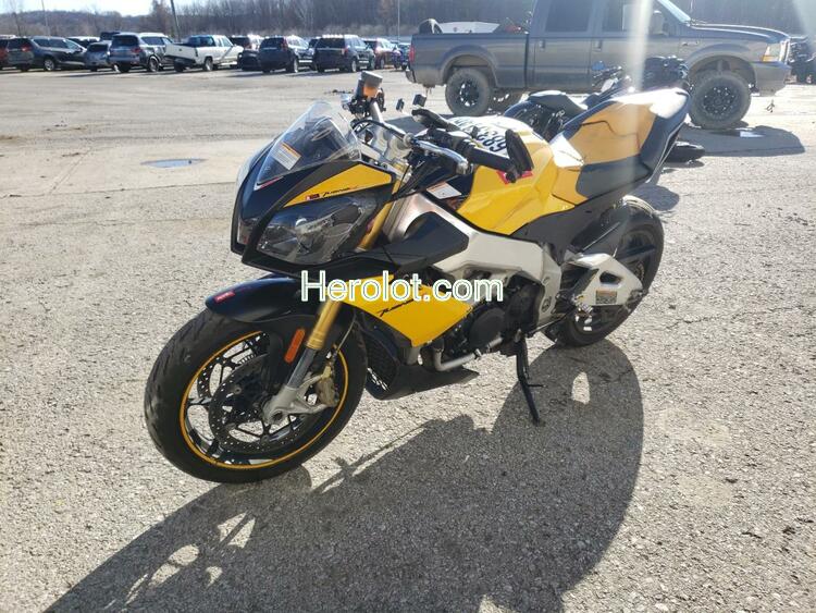 APRILIA TUONO VR4 2013 yellow  gas  68331462 ZD4TYC003DS000600 ZD4TYC003DS000600 photo #3