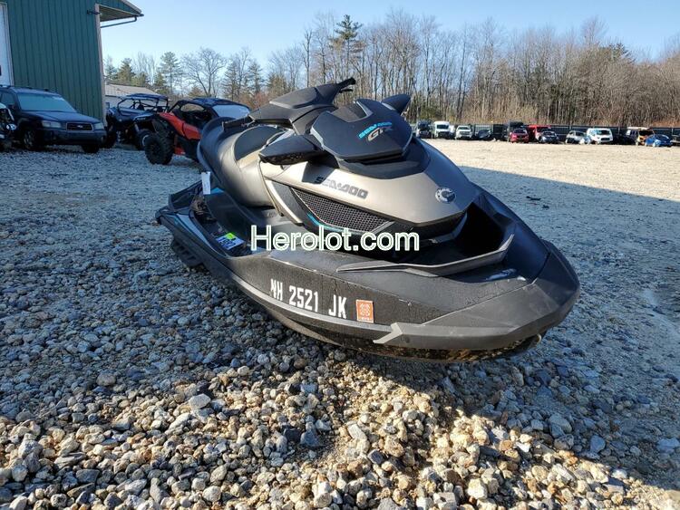 BOMBARDIER JETSKI 2016 black    69742422 YDV01244C616 YDV01244C616 photo #1