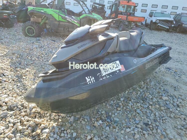 BOMBARDIER JETSKI 2016 black    69742422 YDV01244C616 YDV01244C616 photo #3