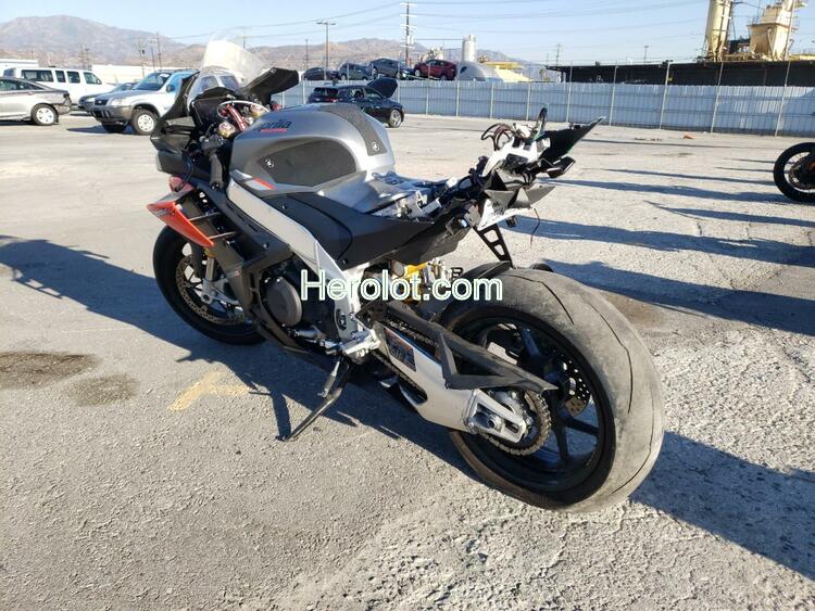 APRILIA RSV4 1100 2021 black  gas  67445542 ZD4KYUA09MS000066 ZD4KYUA09MS000066 photo #4