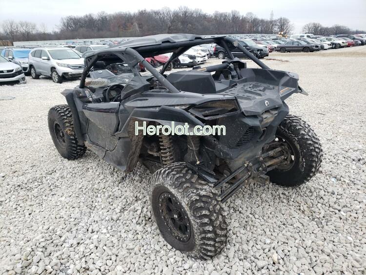 CAN-AM MAVERICK X 2018 black  gas  69163602 3JBVDAW49JK001946 3JBVDAW49JK001946 photo #4