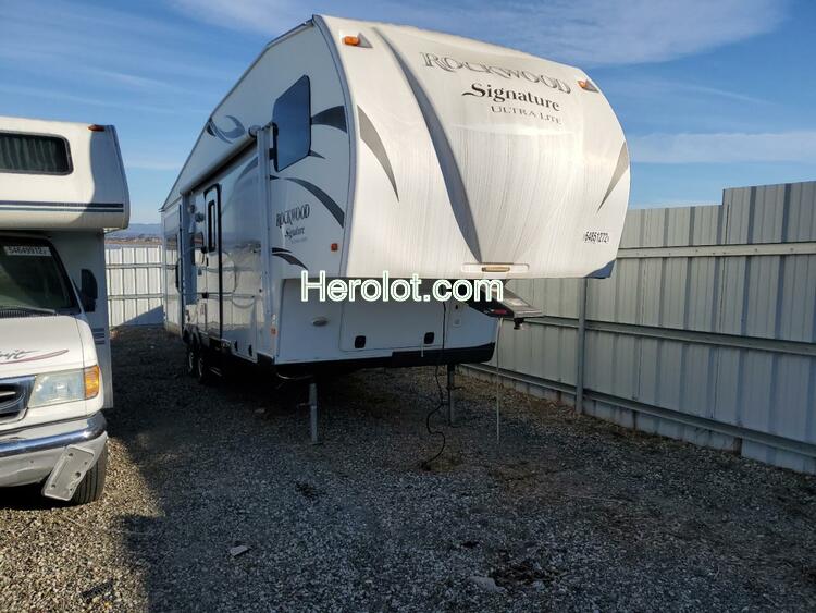 ROCK RV 2014 white    64851272 4X4FRLE2XE1856204 4X4FRLE2XE1856204 photo #1