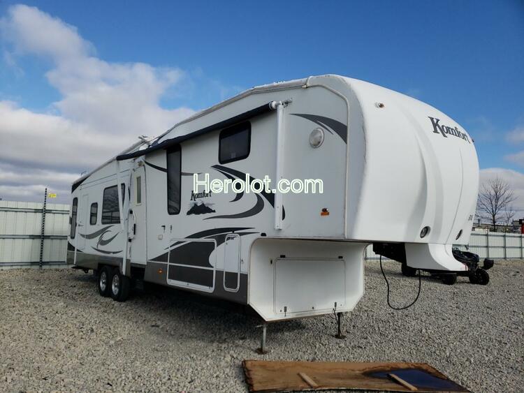 KOM TRAILER 2009 white    66901462 1K53KFR2X92034861 1K53KFR2X92034861 photo #1