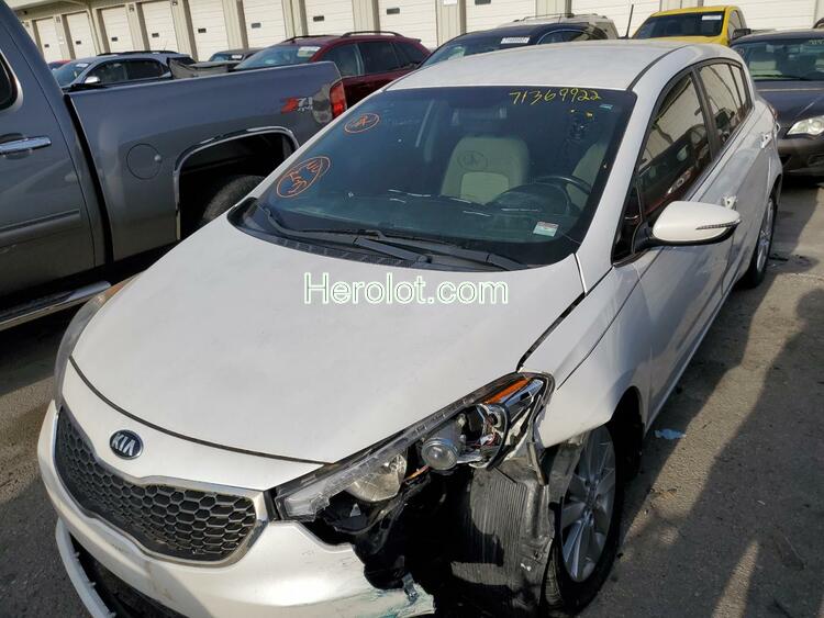 KIA FORTE EX 2015 white hatchbac gas  71369922 KNAFX5A88F5319162 KNAFX5A88F5319162 photo #3