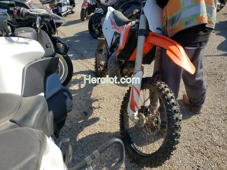 KTM 250 SX 2020 orange  x  63239362 VBKSXM235LM272462 VBKSXM235LM272462 photo #1