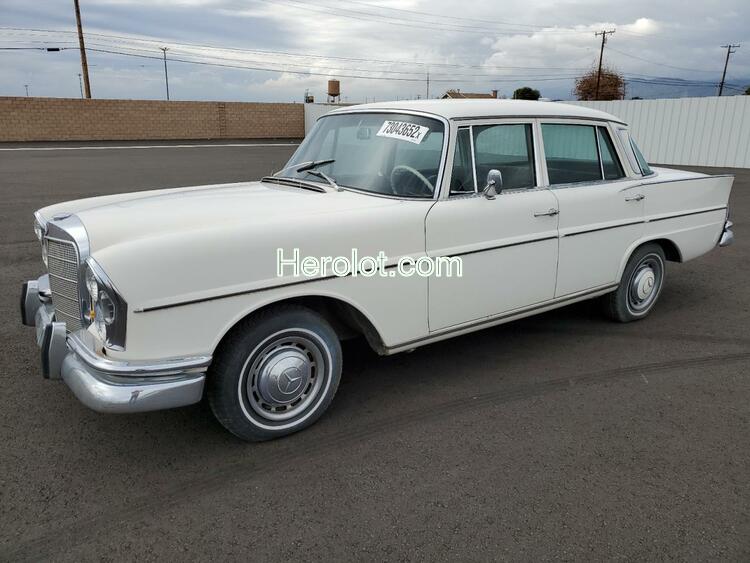 MERCEDES-BENZ 230S 1966 white    73043652 11101012070454 11101012070454 photo #1