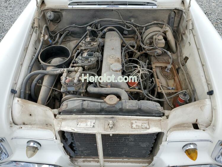 MERCEDES-BENZ 230S 1966 white    73043652 11101012070454 11101012070454 photo #4