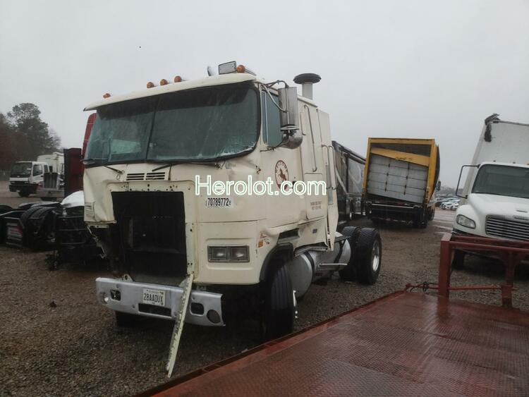 WHITE/GMC HIGH COE W 1990 beige tractor diesel  70789772 4V1GBCME9LN631659 4V1GBCME9LN631659 photo #3