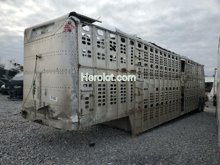 WILSON CATTLE TRL 1997 silver    70413802 1W1UCSYJ9VD519541 1W1UCSYJ9VD519541 photo #3