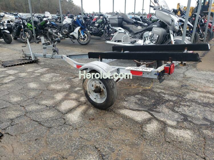 YAMAHA TRAILER 1996 white    71467442 19960000 19960000 photo #4