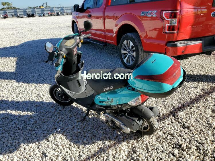 YNGF SCOOTER 2021 black    37255043 LL0TCAPH7MG008122 LL0TCAPH7MG008122 photo #4