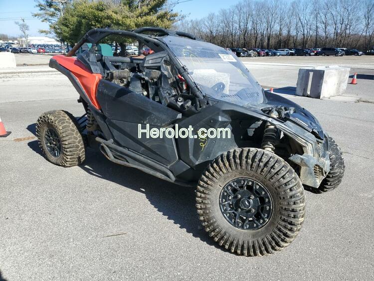 CAN-AM MAVERICK 2020 black  gas  38123853 3JBVGAW40LK000033 3JBVGAW40LK000033 photo #1