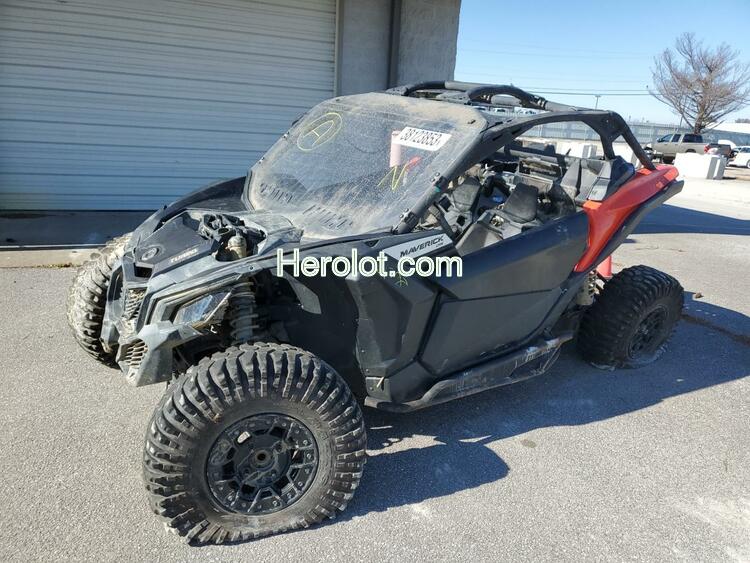 CAN-AM MAVERICK 2020 black  gas  38123853 3JBVGAW40LK000033 3JBVGAW40LK000033 photo #3