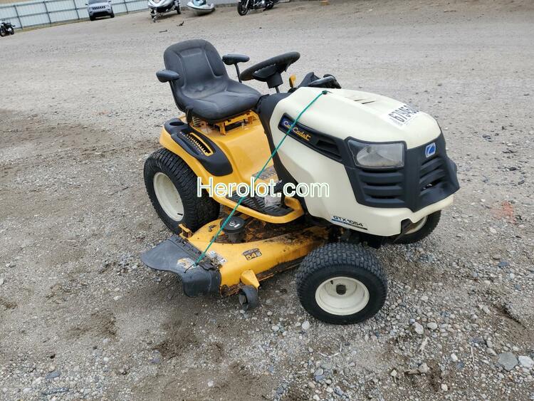 CUB CADET 2003 two tone    67945042 1D130H30135 1D130H30135 photo #1