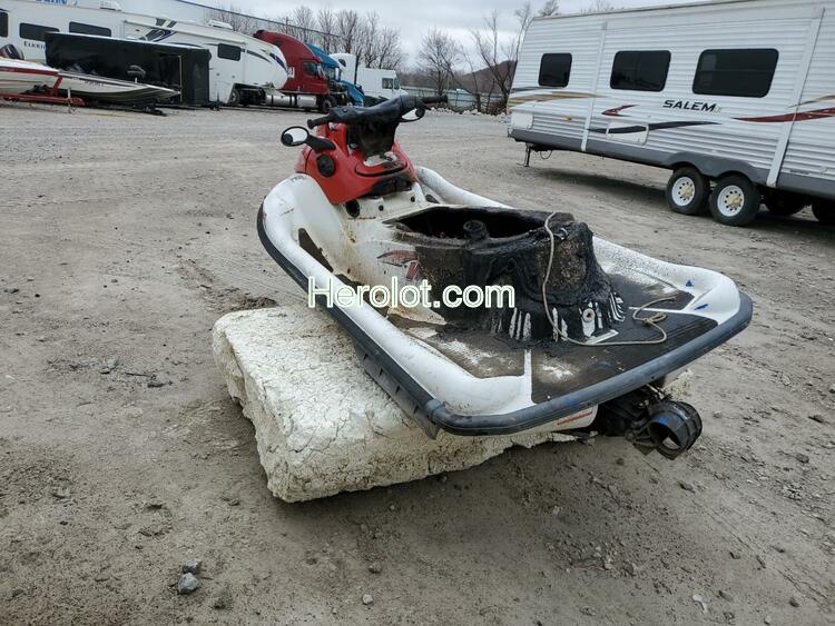 POLARIS JET SKI 2003 red    69759072 PLE22451K203 PLE22451K203 photo #4