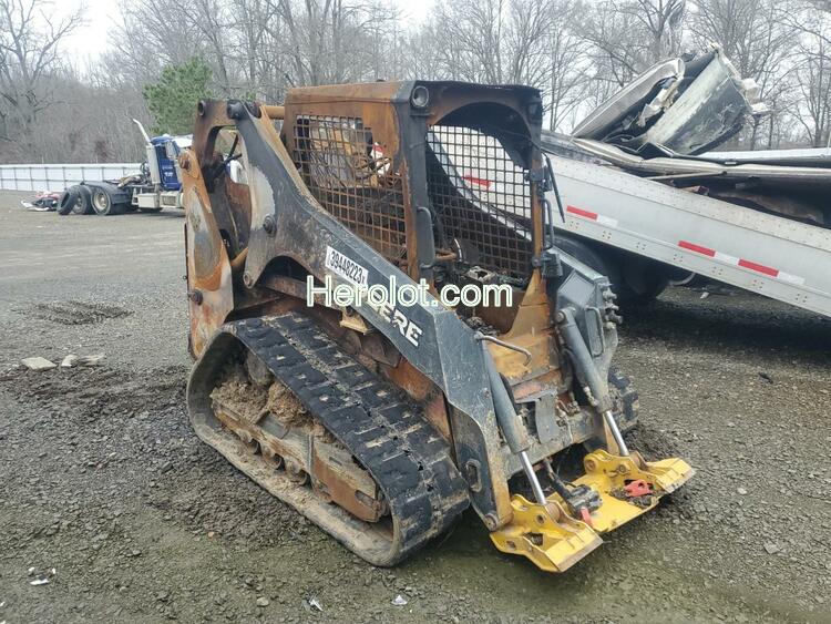 JOHN DEERE SKIDSTEER 2020 burn    39448223 1T0317GJPLJ389820 1T0317GJPLJ389820 photo #1