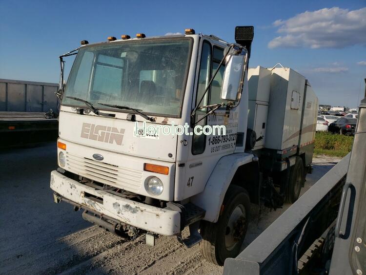 STERLING TRUCK SC 8000 2005 white tilt cab diesel  69815822 49HAADBVX5DN99893 49HAADBVX5DN99893 photo #3