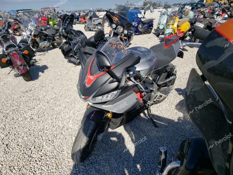 APRILIA RSV4 1100 2021 gray  gas  63950622 ZD4KYUA07MS000163 ZD4KYUA07MS000163 photo #3