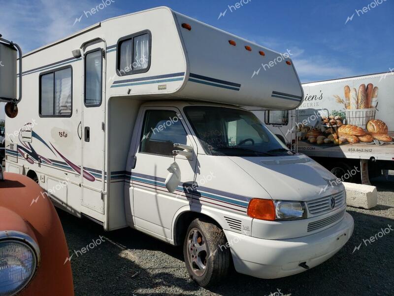 WNBG MOTORHOME 2002 white cutaway gas  40196913 WV3AB47002H063144 WV3AB47002H063144 photo #1