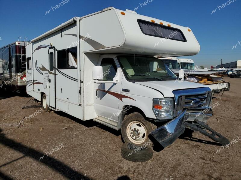 COACH FREELANDER 2014 white  gas  71515212 1FDXE4FS4DDA52807 1FDXE4FS4DDA52807 photo #1