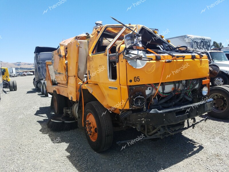 STERLING TRUCK SC 8000 2007 orange tilt cab diesel  40272490 49HAADBV07DX61517 49HAADBV07DX61517 photo #1