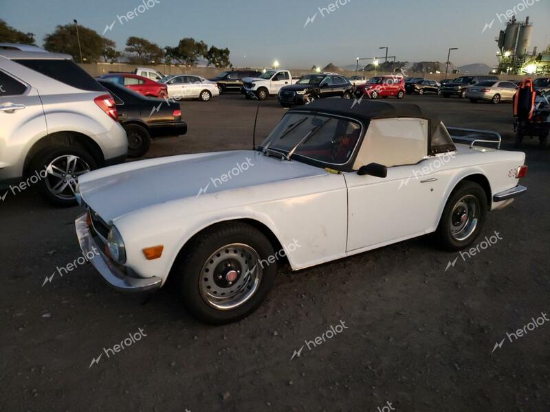 TRIUMPH CAR TR6 1969 white   CC30792L0 photo #1