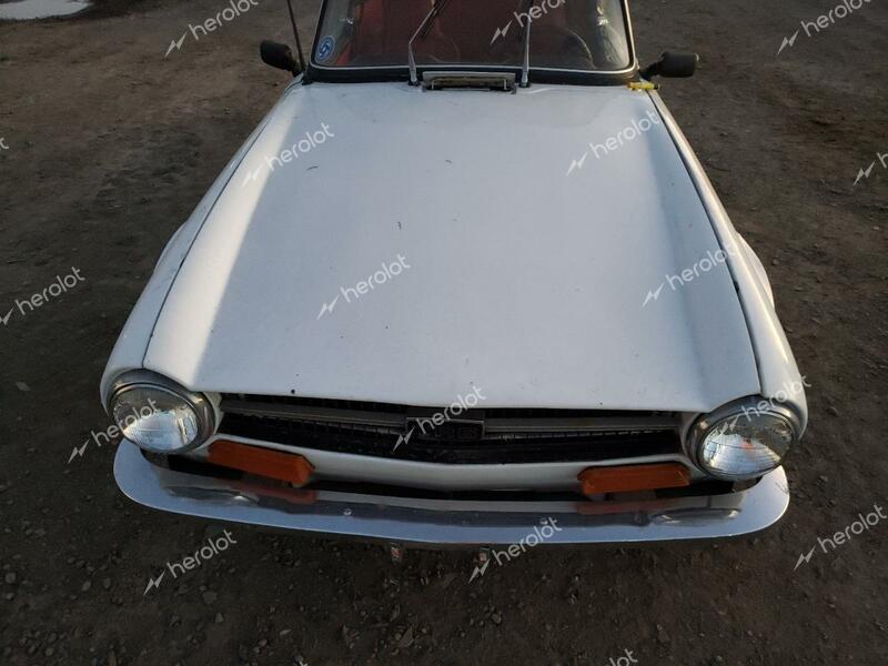 TRIUMPH CAR TR6 1969 white   CC30792L0 photo #4